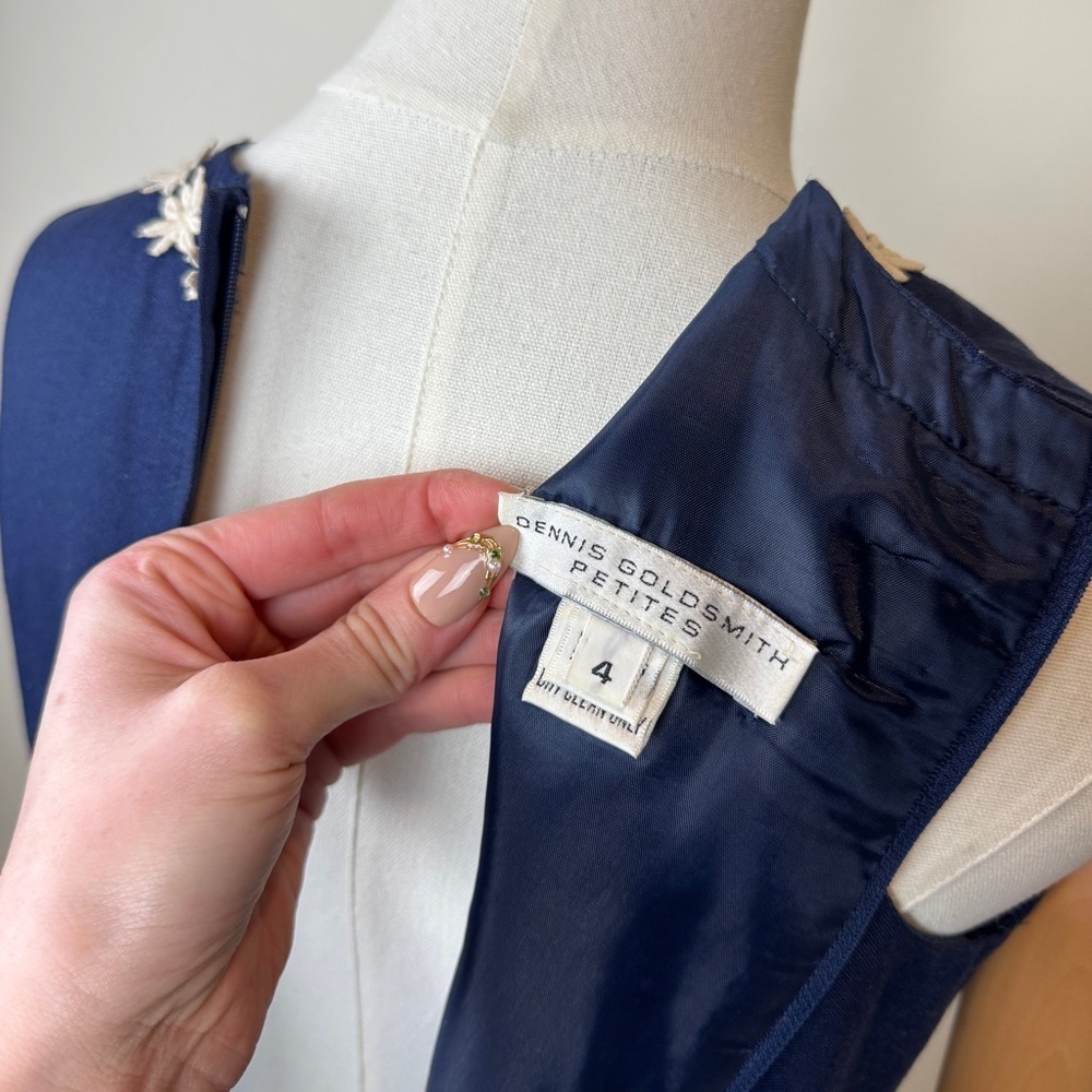 Vintage Navy Blue Linen Shift Dress With Floral Trim - Picture 3 of 10